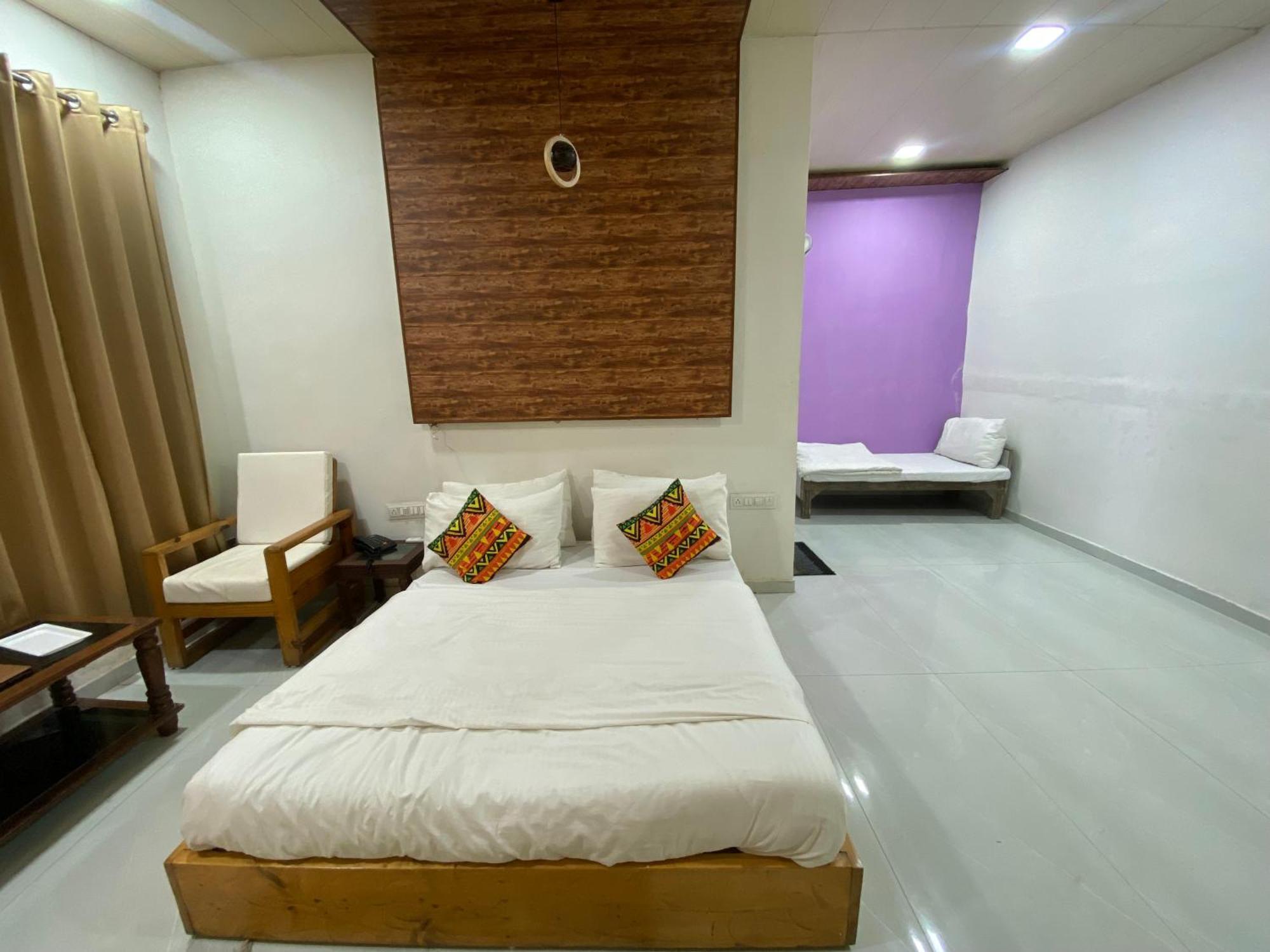 Rudraksha Inn Mount Abu Exterior photo